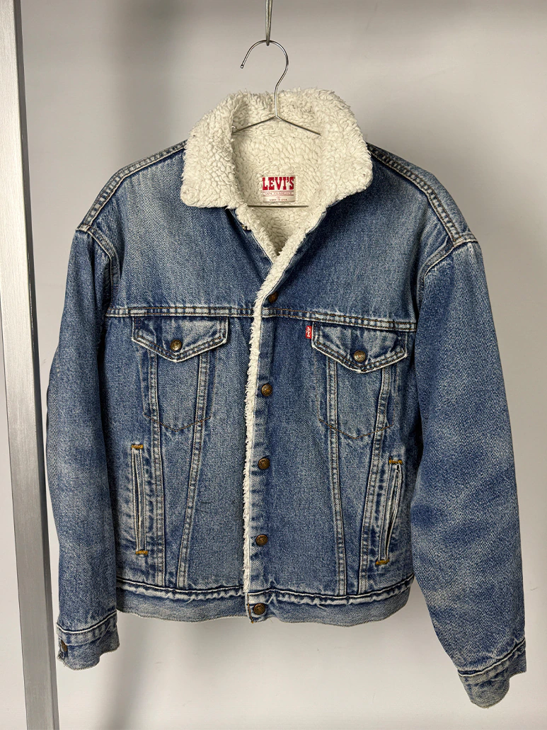 Campera Levi’s de jean con corderito